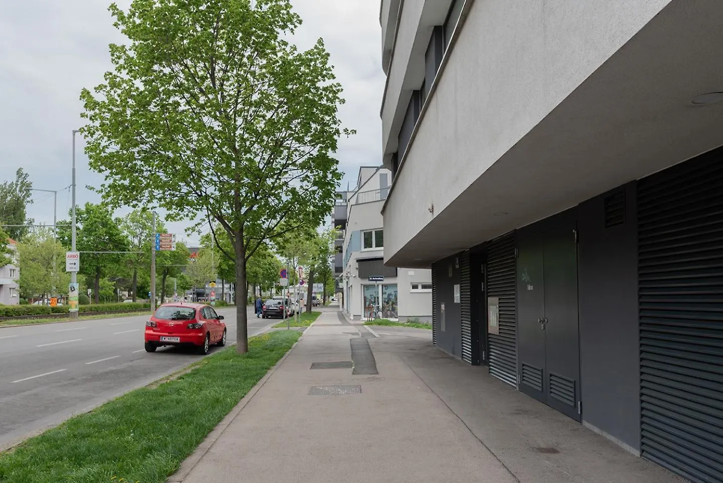 Apartment Between Old Danube And Danube Center - New, Quiet And Modern Vienna