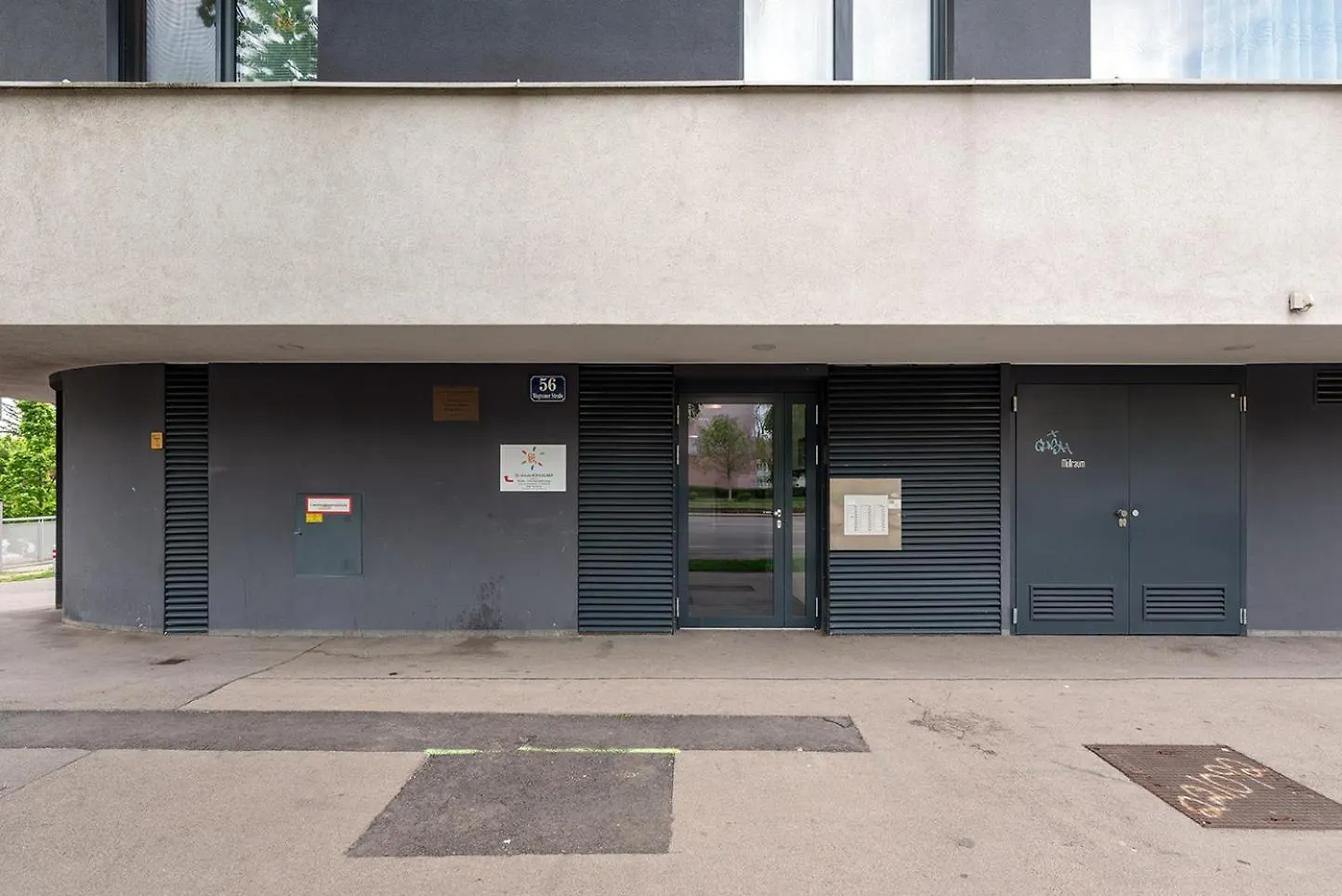 Between Old Danube And Danube Center - New, Quiet And Modern Vienna Apartment