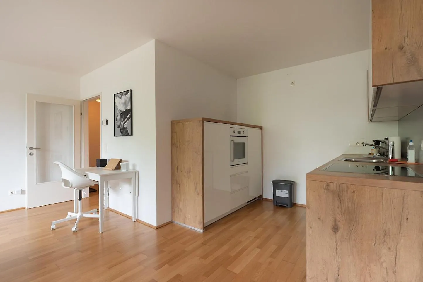 Apartment Between Old Danube And Danube Center - New, Quiet And Modern Vienna