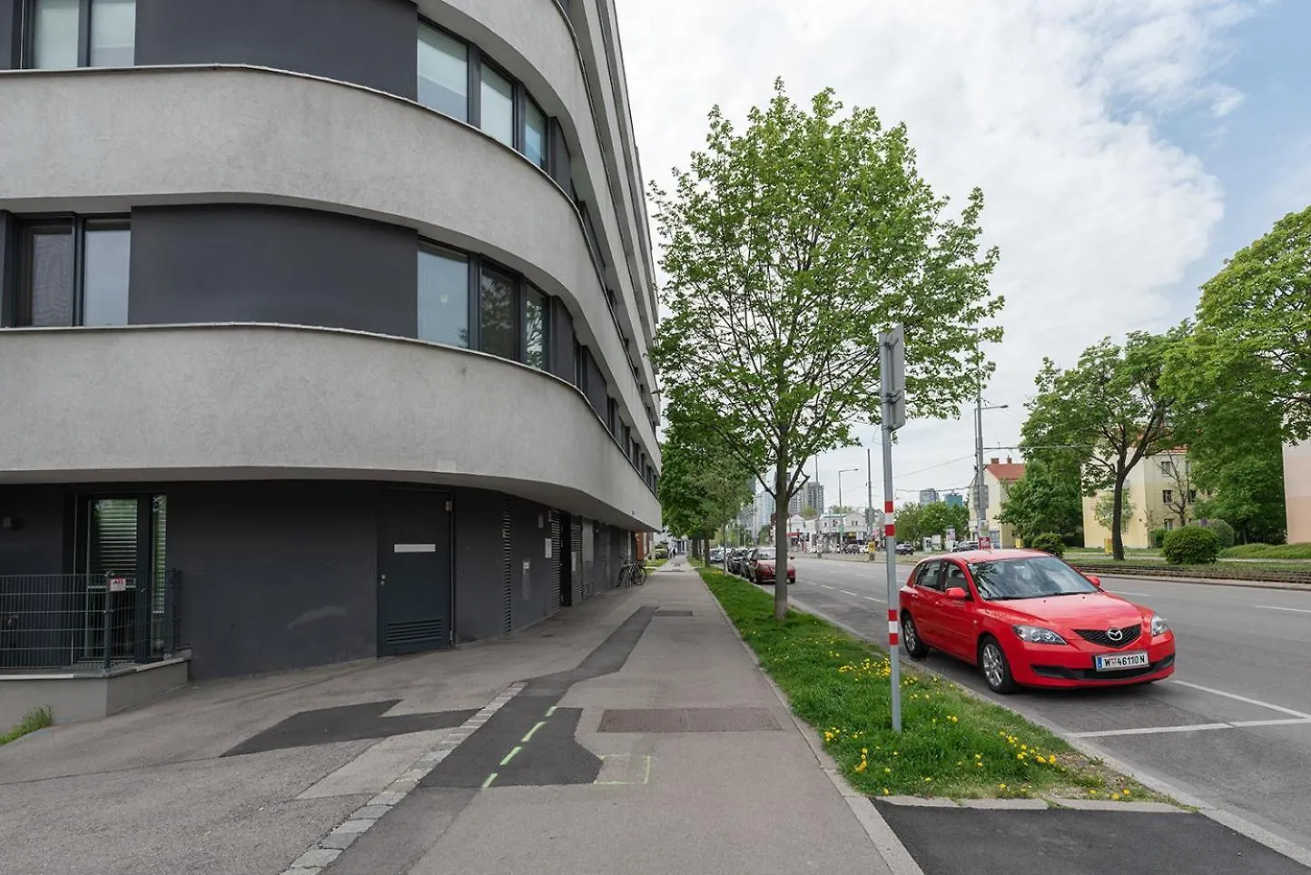 Apartment Between Old Danube And Danube Center - New, Quiet And Modern Vienna