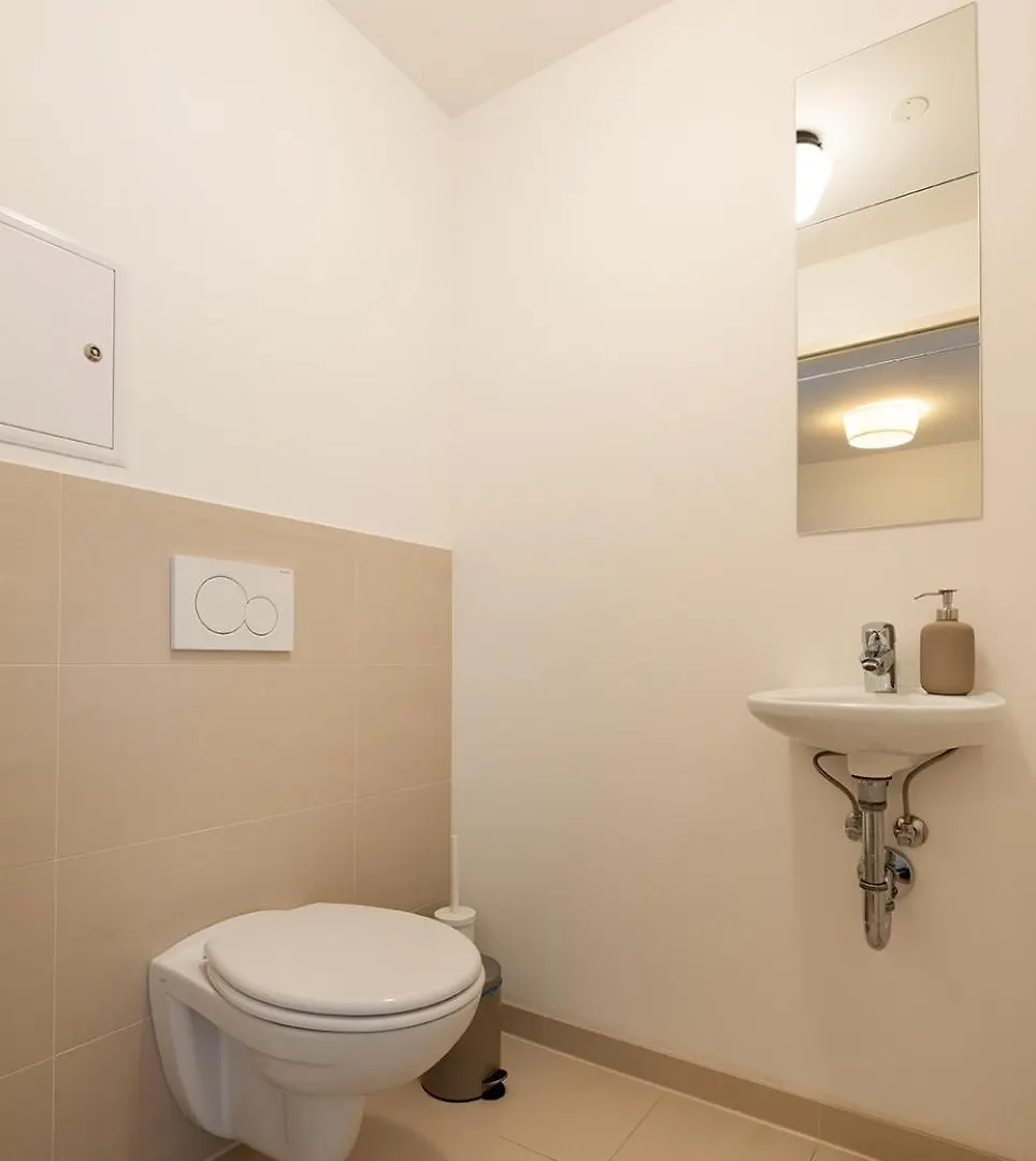 Apartment Between Old Danube And Danube Center - New, Quiet And Modern Vienna