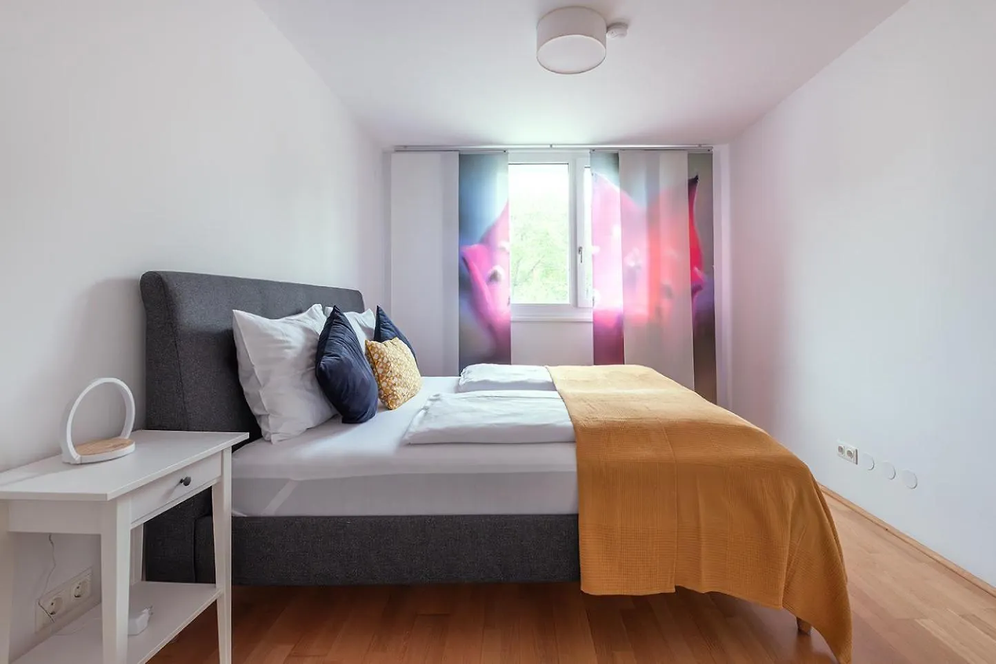 Between Old Danube And Danube Center - New, Quiet And Modern Wiedeń Apartament